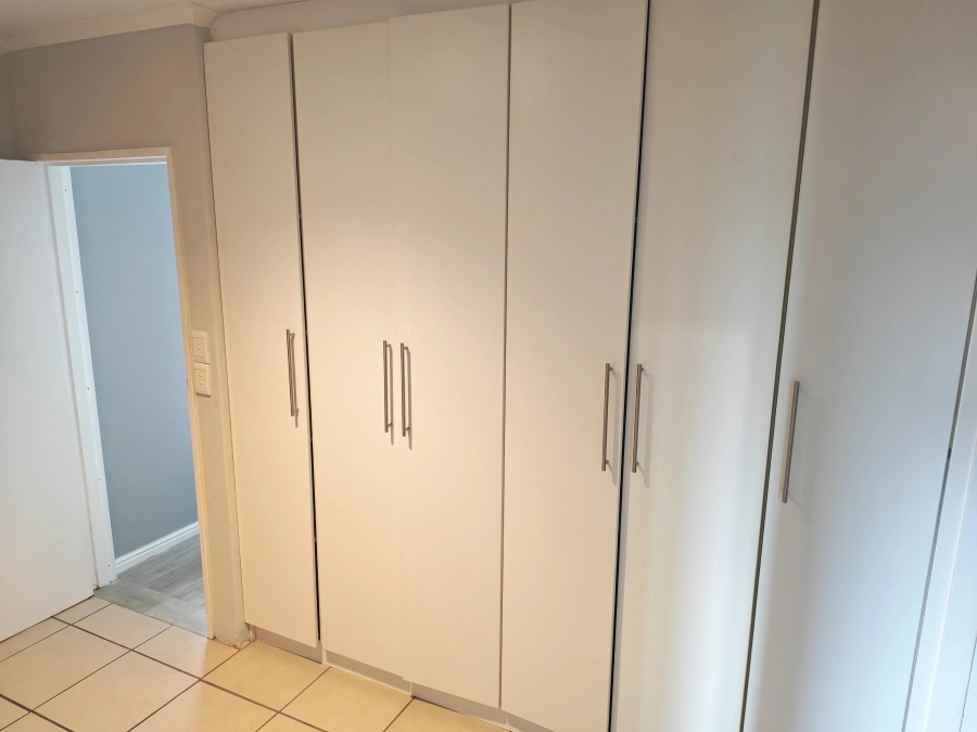 4 Bedroom Property for Sale in Gustrouw Western Cape